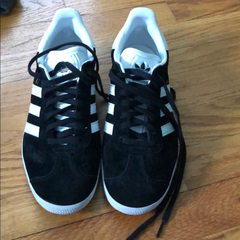 Adidas women’s gazelle sneakers